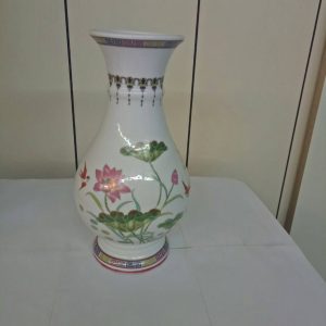 如意彩荷花瓶