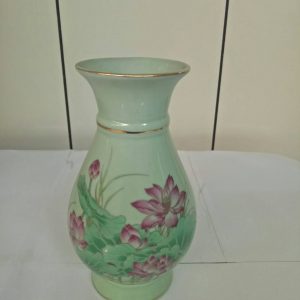 青如意彩荷花瓶